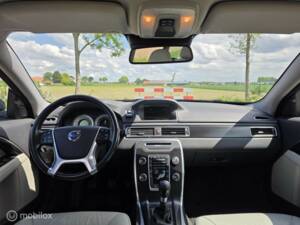 Image 21/44 of Volvo V 70 2.0 T5 (2012)