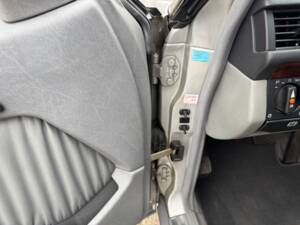 Image 42/100 of Mercedes-Benz 300 CE (1992)