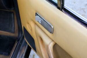 Image 26/32 of Ferrari 400 GT (1977)