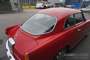 Image 29/68 of Alfa Romeo Giulietta Sprint 1300 (1965)