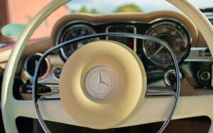 Imagen 37/44 de Mercedes-Benz 280 SL (1969)