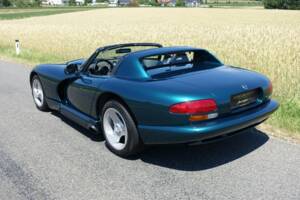 Image 3/35 of Dodge Viper RT/10 (1994)