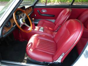 Image 7/17 of Ferrari 330 GT 2+2 (1964)