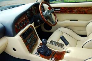 Image 7/12 of Aston Martin Vantage Le Mans (1999)