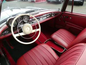 Imagen 9/26 de Mercedes-Benz 220 SE b (1963)