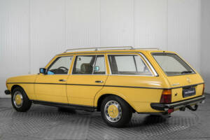 Image 6/50 of Mercedes-Benz 240 TD (1982)