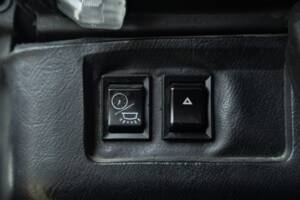 Bild 36/50 von Land Rover 90 (1985)