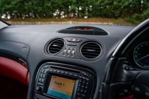 Image 13/47 of Mercedes-Benz SL 600 (2004)