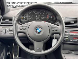 Image 41/57 of BMW 320i (2002)