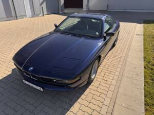 Image 32/69 of BMW 850i (1993)