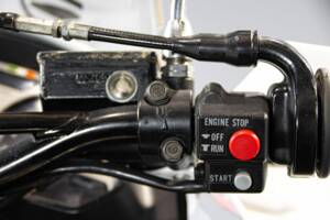 Image 30/35 de Yamaha XTZ 750 Super Ténéré (1989)