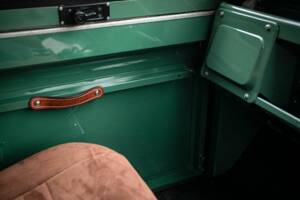 Image 17/41 of Land Rover 90 (1988)