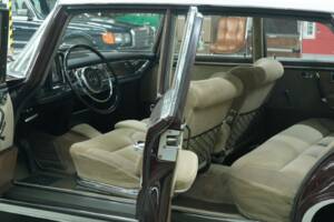 Image 20/50 of Mercedes-Benz 300 SE lang (1965)