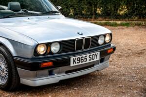 Immagine 28/28 di BMW 318i (1993)