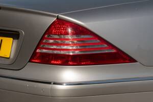 Image 17/50 of Mercedes-Benz CL 500 (2002)