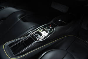 Immagine 28/61 di Ferrari SF90 Stradale (2021)