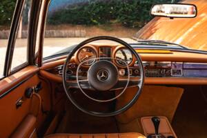 Image 29/37 of Mercedes-Benz 280 SE 3,5 (1970)