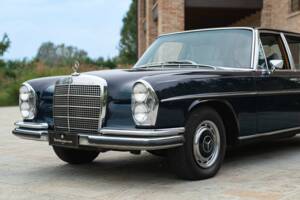 Image 9/50 of Mercedes-Benz 300 SEL 3.5 (1973)