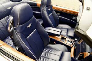 Image 25/50 of Bentley Azure (2009)
