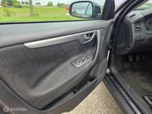 Immagine 16/40 di Volvo V 70 2.4 (2006)