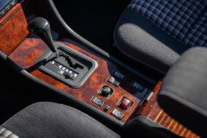 Bild 33/42 von Mercedes-Benz E 200 (1997)