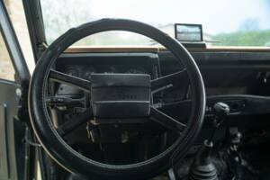 Bild 44/50 von Land Rover 90 (1985)