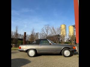 Immagine 9/24 di Mercedes-Benz 380 SL (1984)