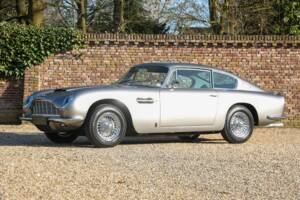 Bild 23/50 von Aston Martin DB 6 (1968)