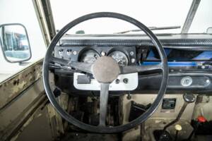 Image 8/50 of Land Rover 109 (1978)