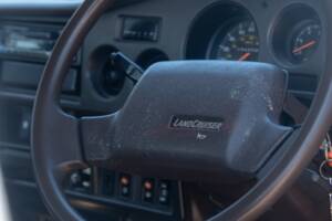 Image 17/46 of Toyota Land Cruiser FJ 62 (1988)