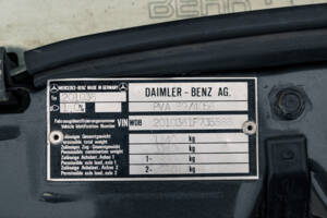 Bild 45/53 von Mercedes-Benz 190 E 2.5-16 (1991)