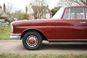 Image 45/50 of Mercedes-Benz 220 (1967)