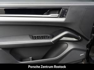 Imagen 15/34 de Porsche Cayenne Coupé E-Hybrid (2025)