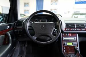 Bild 24/36 von Mercedes-Benz S 500 (1996)