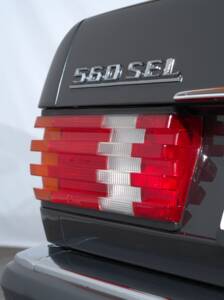 Afbeelding 24/52 van Mercedes-Benz 560 SEL (1988)