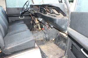 Image 24/33 of Land Rover 88 (1984)
