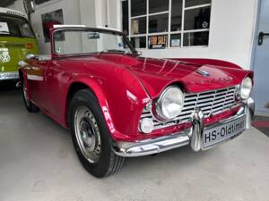 Image 3/26 of Triumph TR 4 (1965)