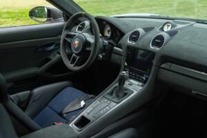 Image 63/100 of Porsche 718 Cayman GT4 RS Weissach (2024)