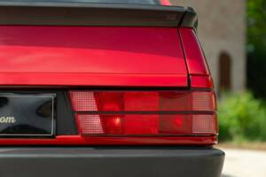 Obraz 15/47 pojazdu Alfa Romeo 75 1.6 (1991)