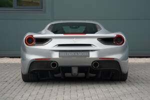 Image 8/50 of Ferrari 488 GTB (2017)