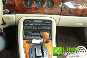 Image 12/16 of Jaguar XK8 4.0 (1997)