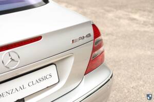 Image 66/72 of Mercedes-Benz E 55 AMG (2002)