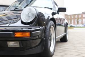 Image 13/43 of Porsche 911 Carrera 3.2 (1985)