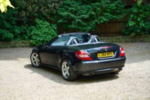 Image 28/50 of Mercedes-Benz SLK 350 (2004)
