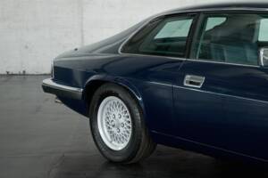 Image 28/50 of Jaguar XJS 5.3 V12 (1993)