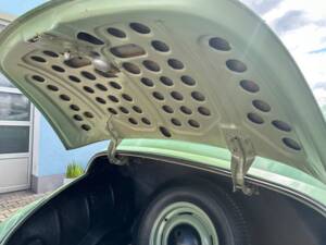 Image 27/82 of Packard Deluxe (1950)