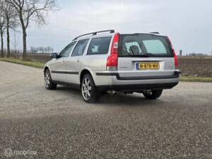 Image 12/39 de Volvo V 70 XC 2.4T (2001)
