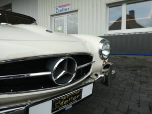 Image 18/27 of Mercedes-Benz 190 SL (1960)