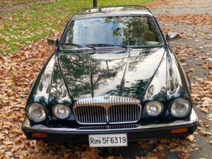 Bild 46/50 von Daimler Double Six (1992)