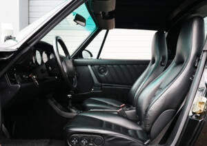 Bild 35/57 von Porsche 911 Carrera 4 (1992)